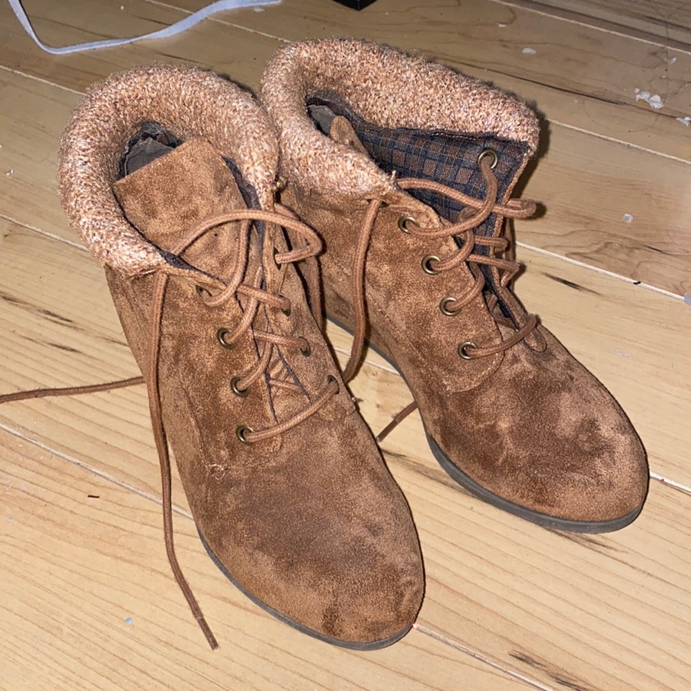 Heeled boots